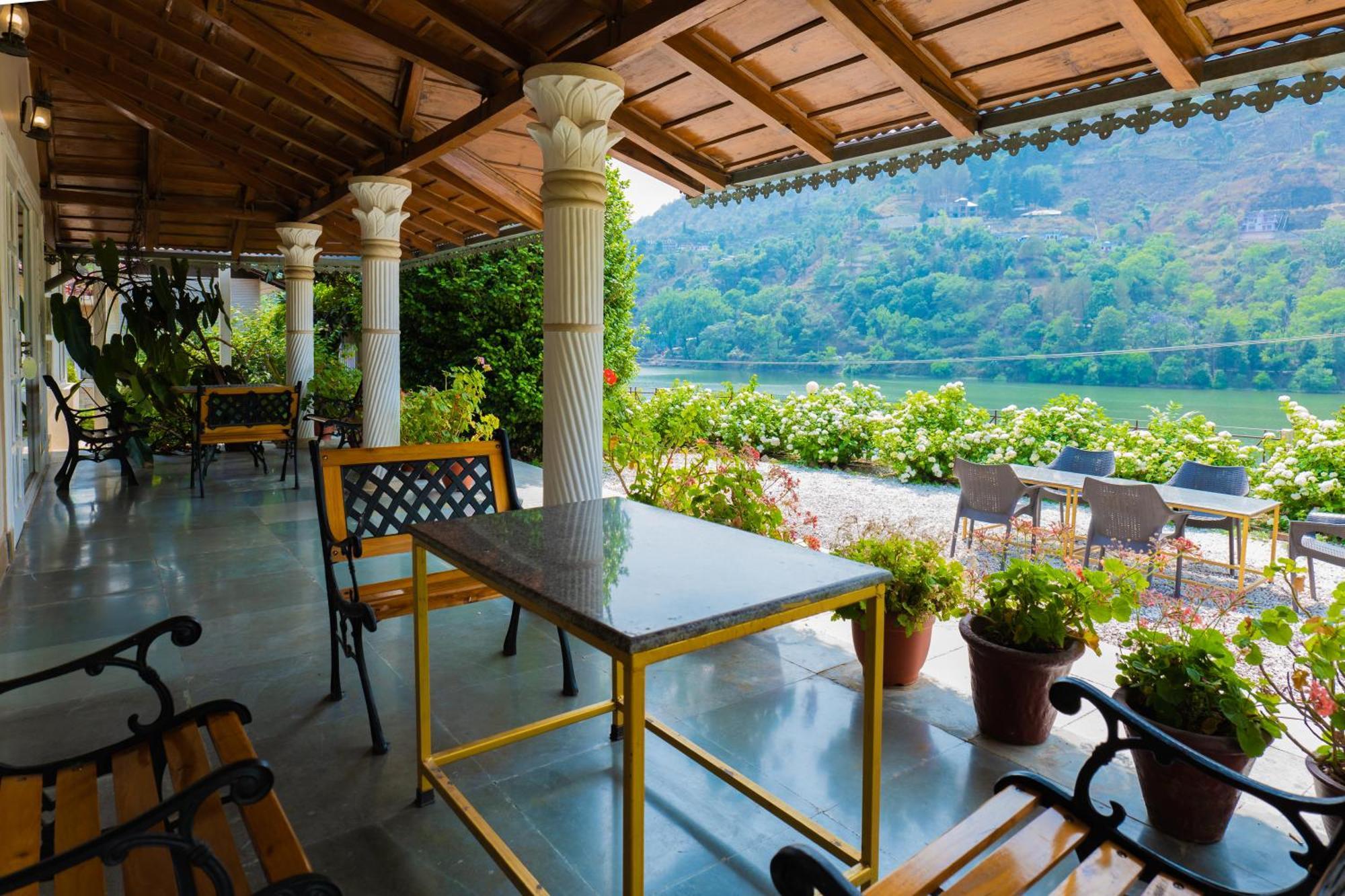 Neelesh Inn- A Luxury Lake View Hotel- 20 Kms From Nainital Bhimtal Exterior photo